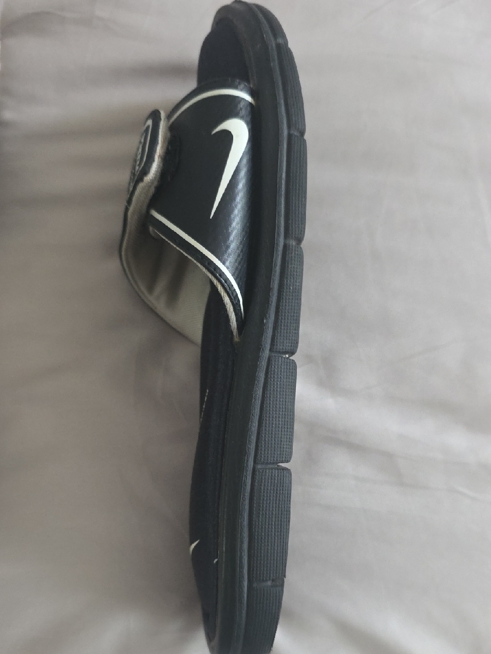 Nike Women's Black and White Slide Sandals - Picture 3 of 4